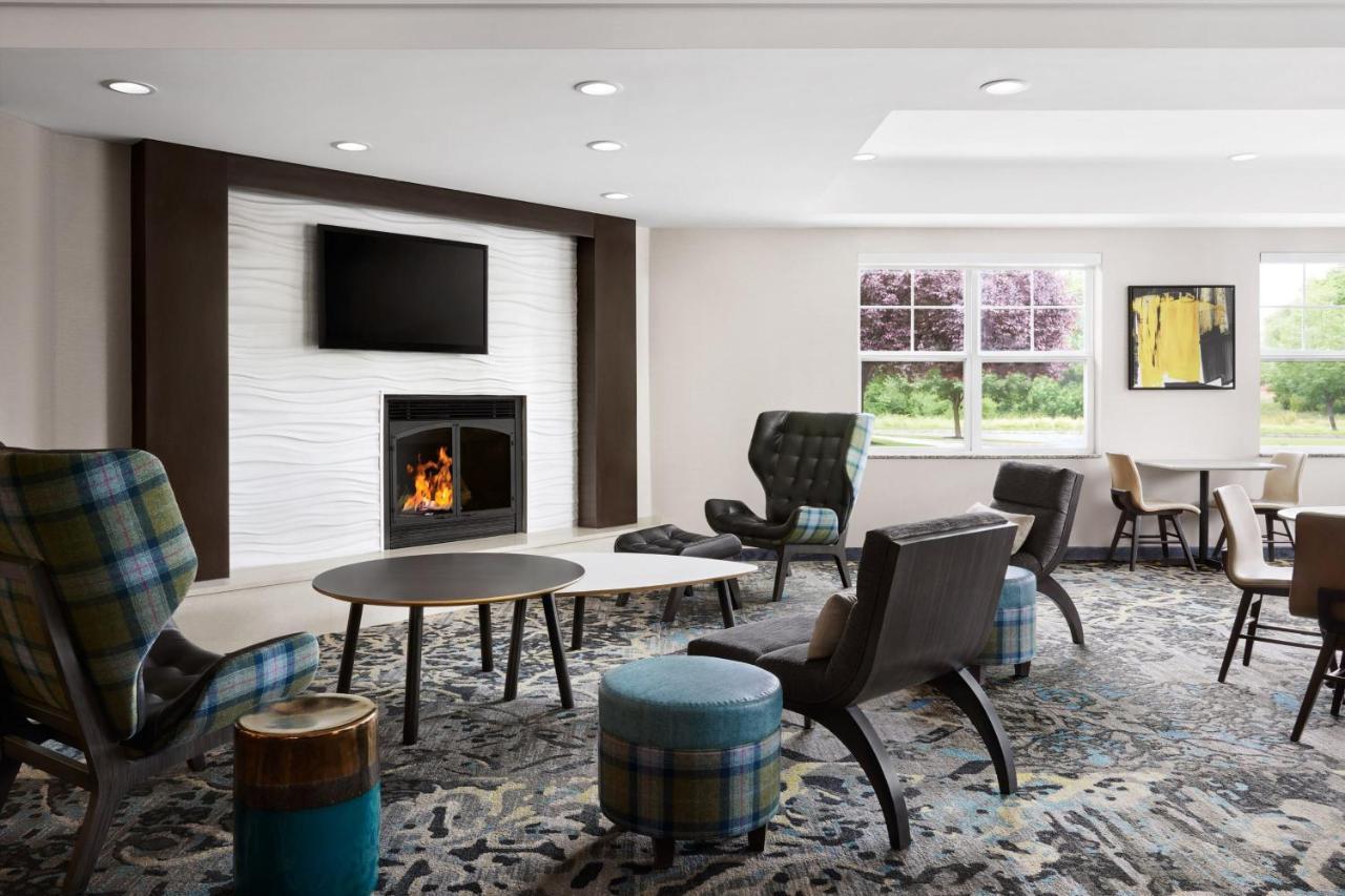 By Marriott Harrisburg Hotel Carlisle